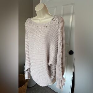 Main Strip Light Beige Sweater with Braided Sleeve